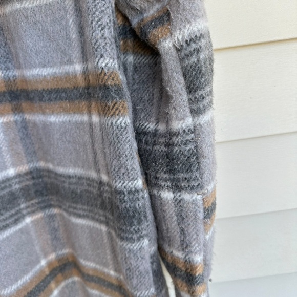 || Thread & Supply || Shacket - Picture 6 of 8